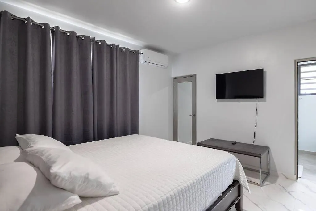 Ramey Cir D, Near Airport, Beaches W/King Bed. Aguadilla 0*,